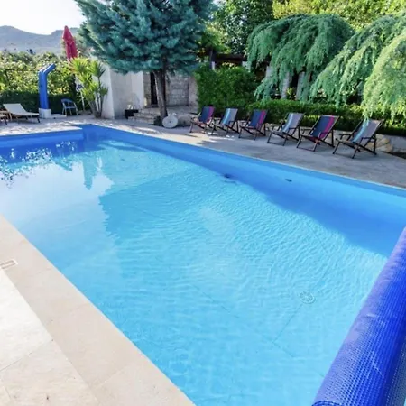 A 3 W Shared Pool And Balcony Near The