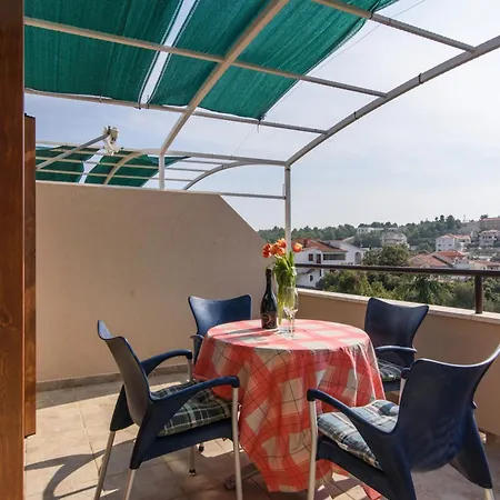A 3 W Shared Pool And Balcony Near The Seget Vranjica