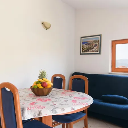 A 3 W Shared Pool And Balcony Near The * Seget Vranjica