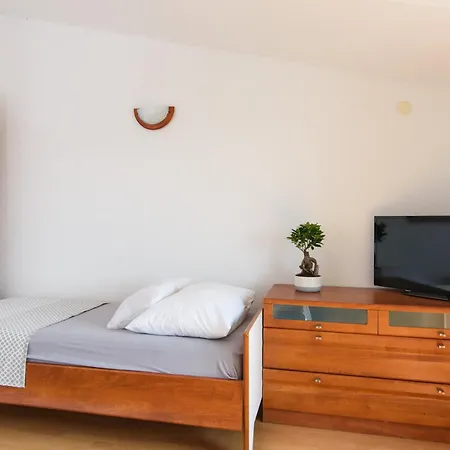 Apartament A 3 W Shared Pool And Balcony Near The *
