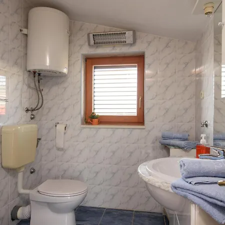Apartament A 3 W Shared Pool And Balcony Near The